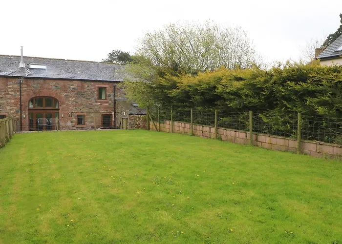 Saddleback Barn